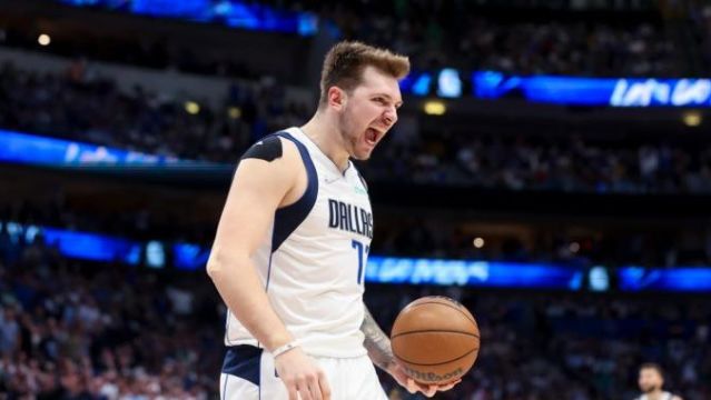 【2022年11月03日 爵士vs独行侠集锦】独行侠逆转爵士 东契奇连续7场30+创神迹 场均36分领跑联盟