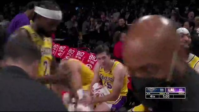 【2022年11月03日 鹈鹕vs湖人集锦】记住他的名字！马特-莱恩飚中极限底角三分拖入加时