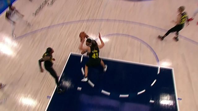 【2022年11月03日 爵士vs独行侠集锦】大步流星杀入禁区 麦基顶开防守上篮命中