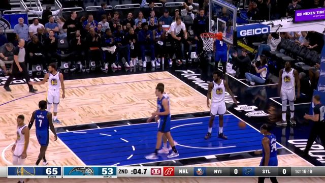 【2022年11月04日 勇士vs魔术集锦】核心力量真的强！萨格斯超长滞空对抗上篮打成2+1