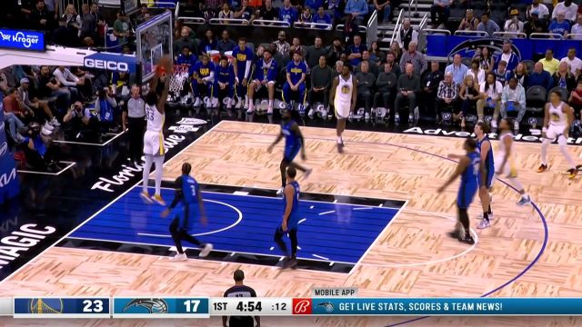 【2022年11月04日 勇士vs魔术集锦】这饼喂得舒服！库里妙传怀斯曼轻松暴扣得手