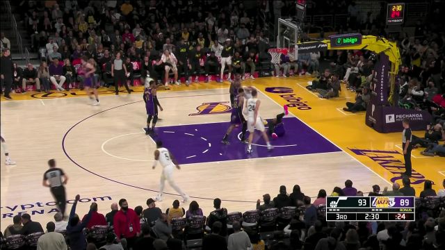 【2022年11月05日 爵士vs湖人集锦】投不进还有我！马尔卡宁神兵天降飞身补扣