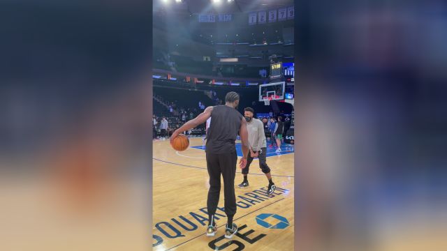 【2022年11月06日 凯尔特人vs尼克斯集锦】全心投入积极备战！绿军尼克斯开赛前双方球员疯狂热身