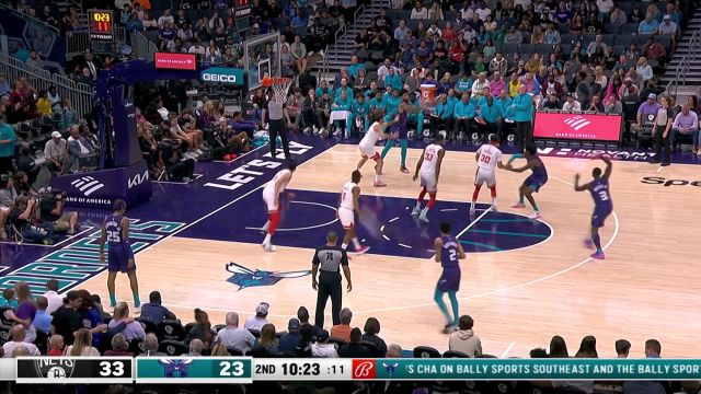 【2022年11月06日 篮网vs黄蜂集锦】罗齐尔假动作以假乱真 晃飞防守直刺腹地