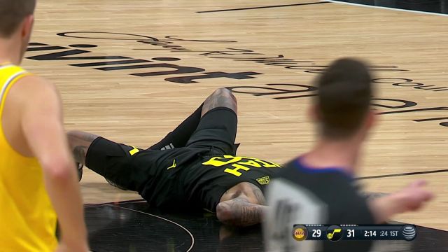 【2022年11月08日 湖人vs爵士集锦】超神3+1！克拉克森失衡倒地飚中三分