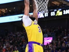 威少25分钟22+5：近25次三分出手中12个 超六神龟也难掩湖人拉胯