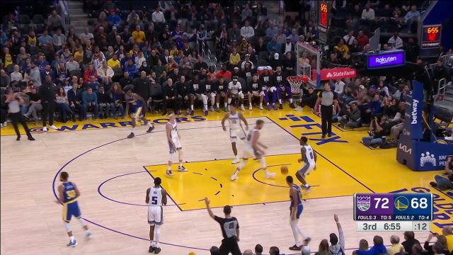 【2022年11月08日 国王vs勇士集锦】手上着了火！库里借助掩护手起刀落三分命中