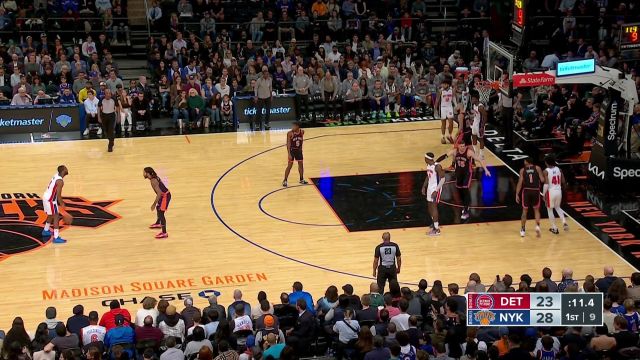 【2022年11月12日 活塞vs尼克斯集锦】全凭手速！伯克斯弧顶三分飙中罗斯滑翔上篮立刻反击