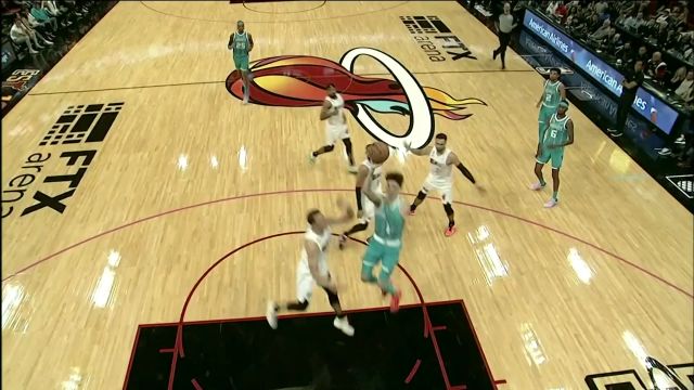 【2022年11月13日 黄蜂vs热火集锦】刚复出就状态火热！三球逆天1V4神龙摆尾压哨抛投命中