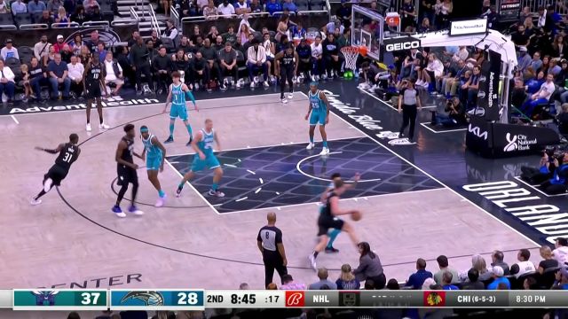 【2022年11月15日 黄蜂vs魔术集锦】瓦格纳假意突破腋下妙传 卡特心领神会空切暴扣