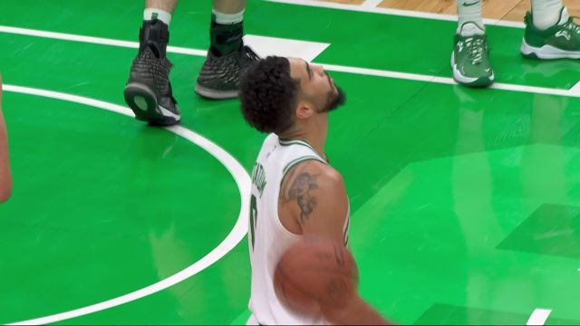 【2022年11月15日 雷霆vs凯尔特人集锦】这也行？塔图姆因为拍下手被吹技犯