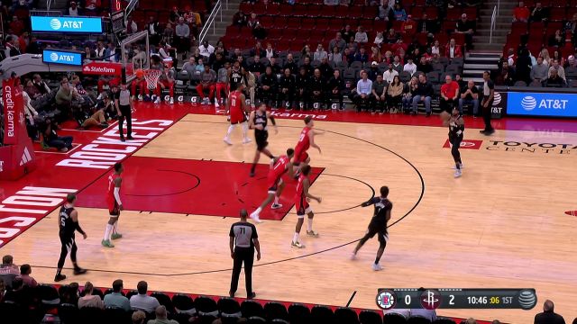 【2022年11月15日 快船vs火箭集锦】莫里斯眼观六路送出助攻 祖巴茨篮下称雄双臂暴扣