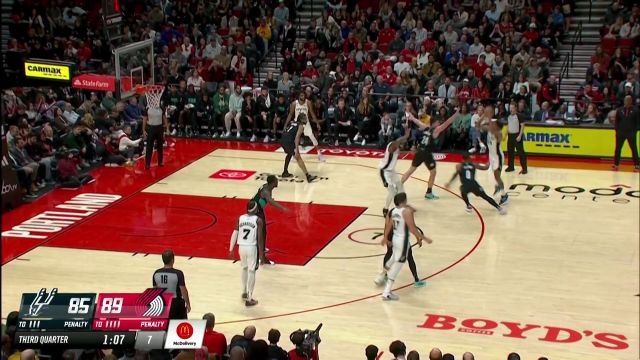 【2022年11月16日 马刺vs开拓者集锦】贝西假动作晃开防守 飞天遁地双手暴扣