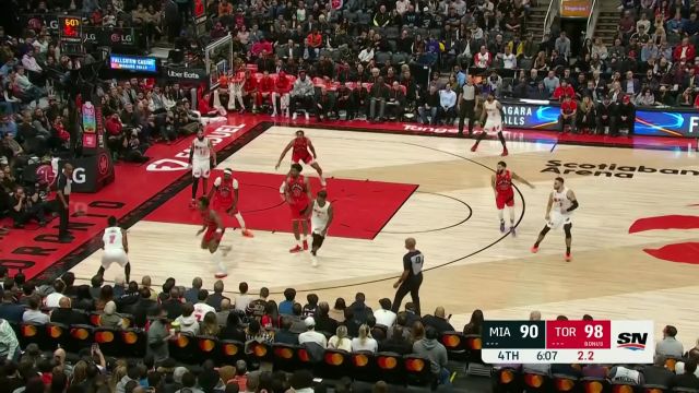 【2022年11月17日 热火vs猛龙集锦】时间刚刚好！巴特勒传球底角洛瑞点飞防守压哨命中