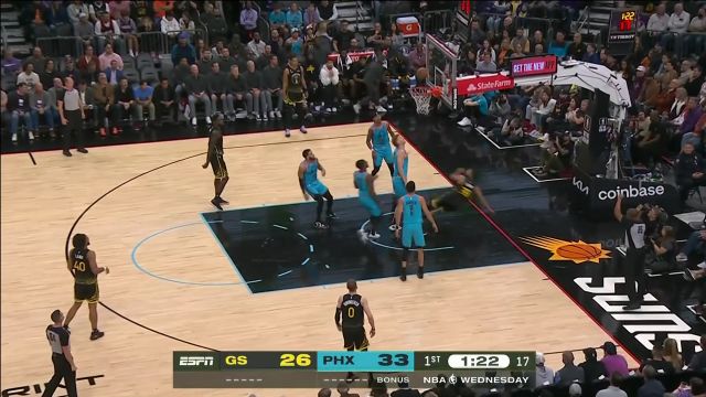 【2022年11月17日 勇士vs太阳集锦】万军丛中如入无人之境 库里单骑闯关低手挑篮打成2+1