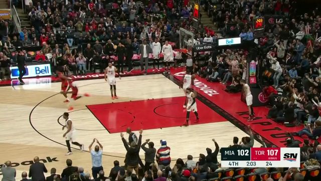 【2022年11月17日 热火vs猛龙集锦】球传到篮下就有进账！阿奴诺比以球领人助飞布切尔空切暴扣