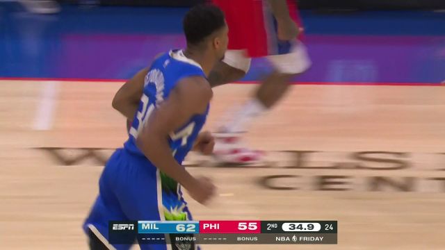 【2022年11月19日 雄鹿vs76人集锦】条条大路通罗马 字母哥击地妙传助攻霍乐迪轻松点进