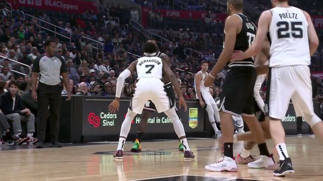 【2022年11月20日 马刺vs快船集锦】锁定今日十佳球 雷吉空接上篮失衡倒地2+1