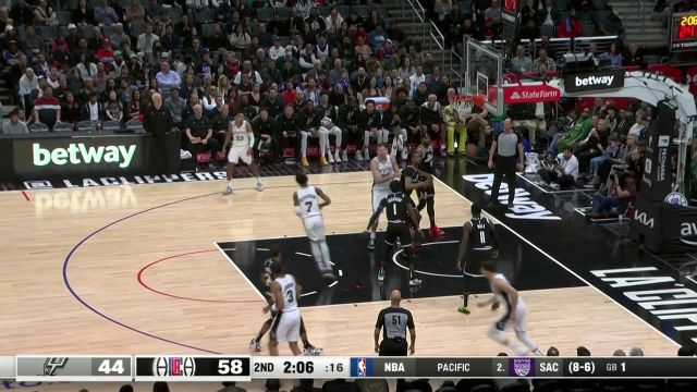 【2022年11月20日 马刺vs快船集锦】轰炸内线 理查德森连续中投予取予求