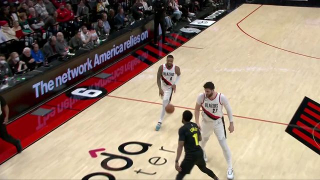 【2022年11月20日 爵士vs开拓者集锦】连续8次打铁后终于有所收获！利拉德借助掩护命中本场比赛首个三分