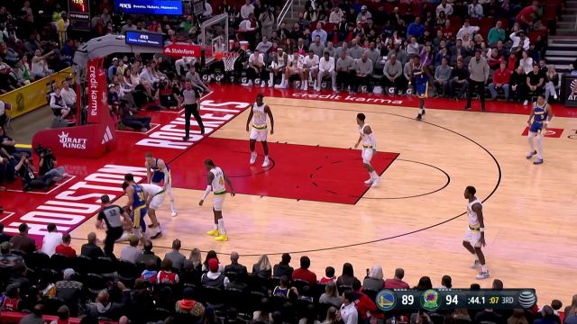 【2022年11月21日 勇士vs火箭集锦】穆迪倒地飞扑抢到球权 普尔弧顶发炮三分稳稳命中