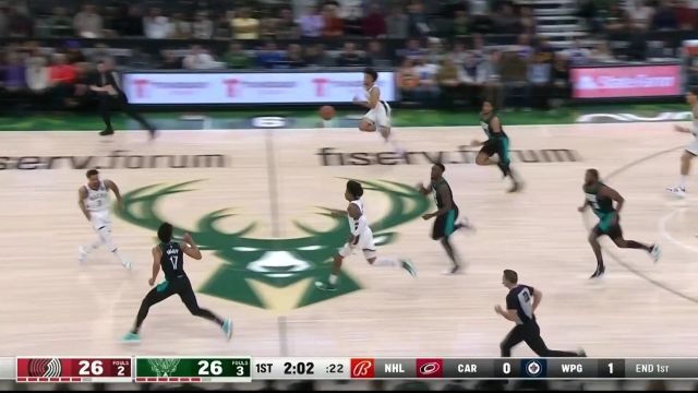 【2022年11月22日 开拓者vs雄鹿集锦】想的有点简单！波蒂斯突破劈扣惨遭尤班克斯迎面封盖