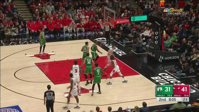 【2022年11月22日 凯尔特人vs公牛集锦】滑翔的距离还是那么远 拉文接球起飞单臂重扣