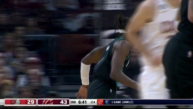 【2022年11月24日 开拓者vs骑士集锦】如入无人之境！格兰特大步流星滑翔劈扣一气呵成