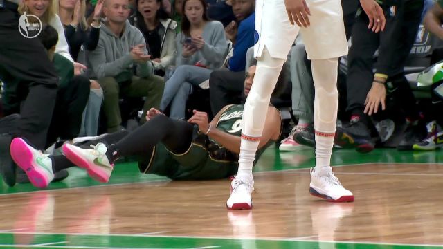 【2022年11月24日 独行侠vs凯尔特人集锦】学长又如何？怀特顶着丁威迪突破抛投2+1