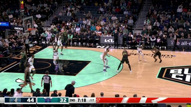 【2022年11月26日 森林狼vs黄蜂集锦】普拉姆利高位策应送妙传 乌布雷灵性反跑大力炸筐