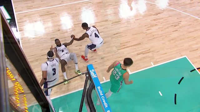 【2022年11月27日 湖人vs马刺集锦】这是有魔咒么 托马斯扶詹姆斯再次滑倒与浓眉如出一辙