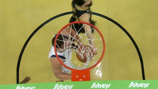 【2022年11月27日 独行侠vs猛龙集锦】谁说我没有弹跳？东契奇超长滞空对抗后上篮打进