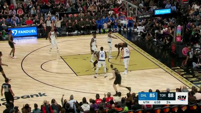 【2022年11月27日 独行侠vs猛龙集锦】范弗利特小手一抖送妙传 布歇神兵天降单臂炸筐