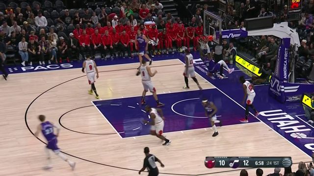 【2022年11月29日 公牛vs爵士集锦】默契值满分！克拉克森假突真传助攻范德比尔特飞身暴扣