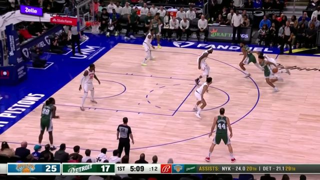 【2022年11月30日 尼克斯vs活塞集锦】海耶斯击鼓传花空配连线 巴格利空切进场轻松得手