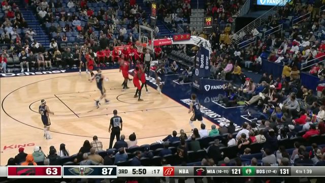 【2022年12月01日 猛龙vs鹈鹕集锦】三人围堵又何妨 锡安长驱直入滑翔上篮得手