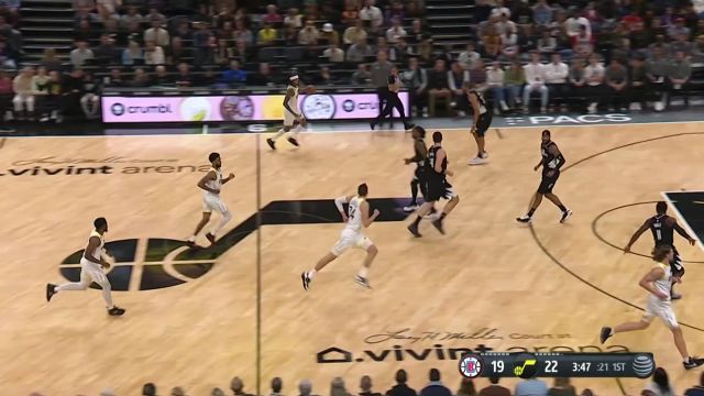 【2022年12月01日 快船vs爵士集锦】刚过半场就直接投！克拉克森追身三分一箭穿心
