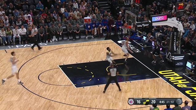 【2022年12月01日 快船vs爵士集锦】奥利尼克半路杀出完成抢断 踉踉跄跄反击上篮终结进攻