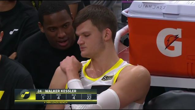 【2022年12月01日】快船vs爵士第4节中文解说回放