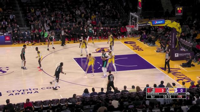 【2022年12月01日 开拓者vs湖人集锦】姜还是老的辣！詹姆斯鬼手刀球疾驰上篮一条龙