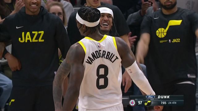 【2022年12月01日 快船vs爵士集锦】要收割比赛了你准备好了吗 克拉克森连线范德比尔特空接暴扣