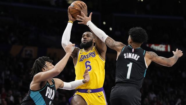 【2022年12月01日 开拓者vs湖人集锦】开拓者109-128湖人 詹眉合砍58分湖人送开拓者3连败