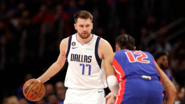 【2022年12月02日 独行侠vs活塞集锦】独行侠125-131活塞 东契奇空砍35+10活塞加时赛取胜