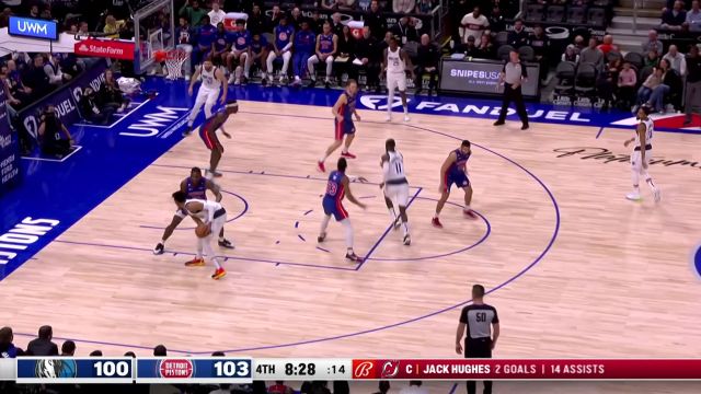 【2022年12月02日 独行侠vs活塞集锦】身高优势碾压内线 伍德内线发威带队反超