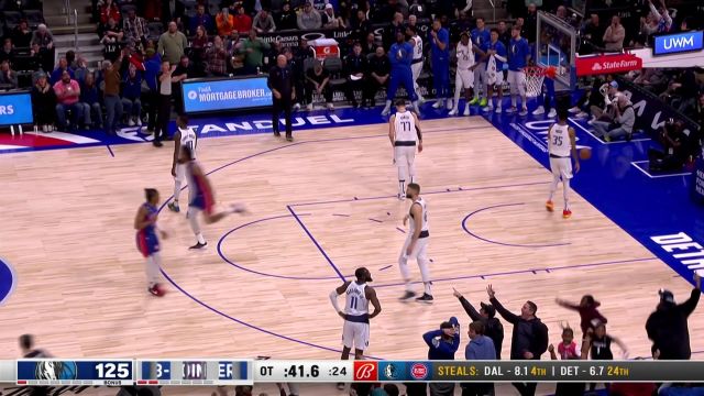 【2022年12月02日 独行侠vs活塞集锦】要进就进关键球 海耶斯两记大心脏三分带队取胜