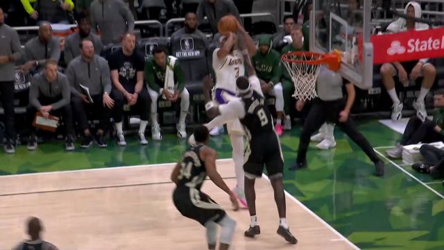 【2022年12月03日 湖人vs雄鹿集锦】难度拉满的进球 浓眉漂移中投迎射命中准压哨