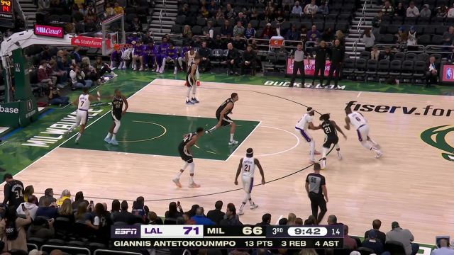 【2022年12月03日 湖人vs雄鹿集锦】身高方面完全碾压 字母哥篮下无视对手空接命中