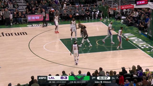 【2022年12月03日 湖人vs雄鹿集锦】巨星间的较量 字母哥背打甩开浓眉强势暴扣