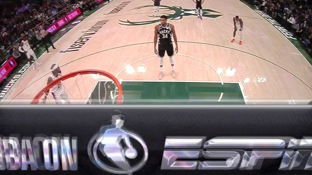 【2022年12月03日】NBA常规赛：湖人vs雄鹿第1节英文原声回放