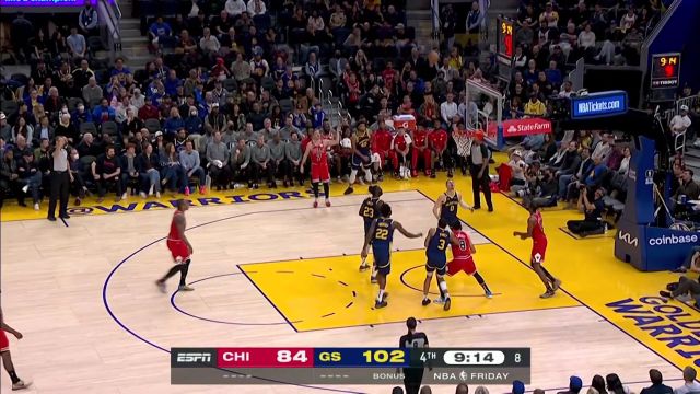 【2022年12月03日 公牛vs勇士集锦】老将的坚毅信念总会有回报的 德拉季奇连中两记三分